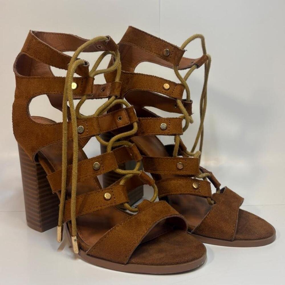 Charlotte Russe Suede Heel Size 6